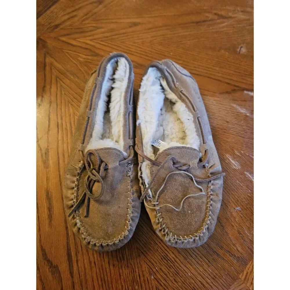 READ‎ UGG DAKOTA SUEDE SHEEPSKIN MOCCASINS GIRLS' SHOES SIZE 5 Womens 6.5